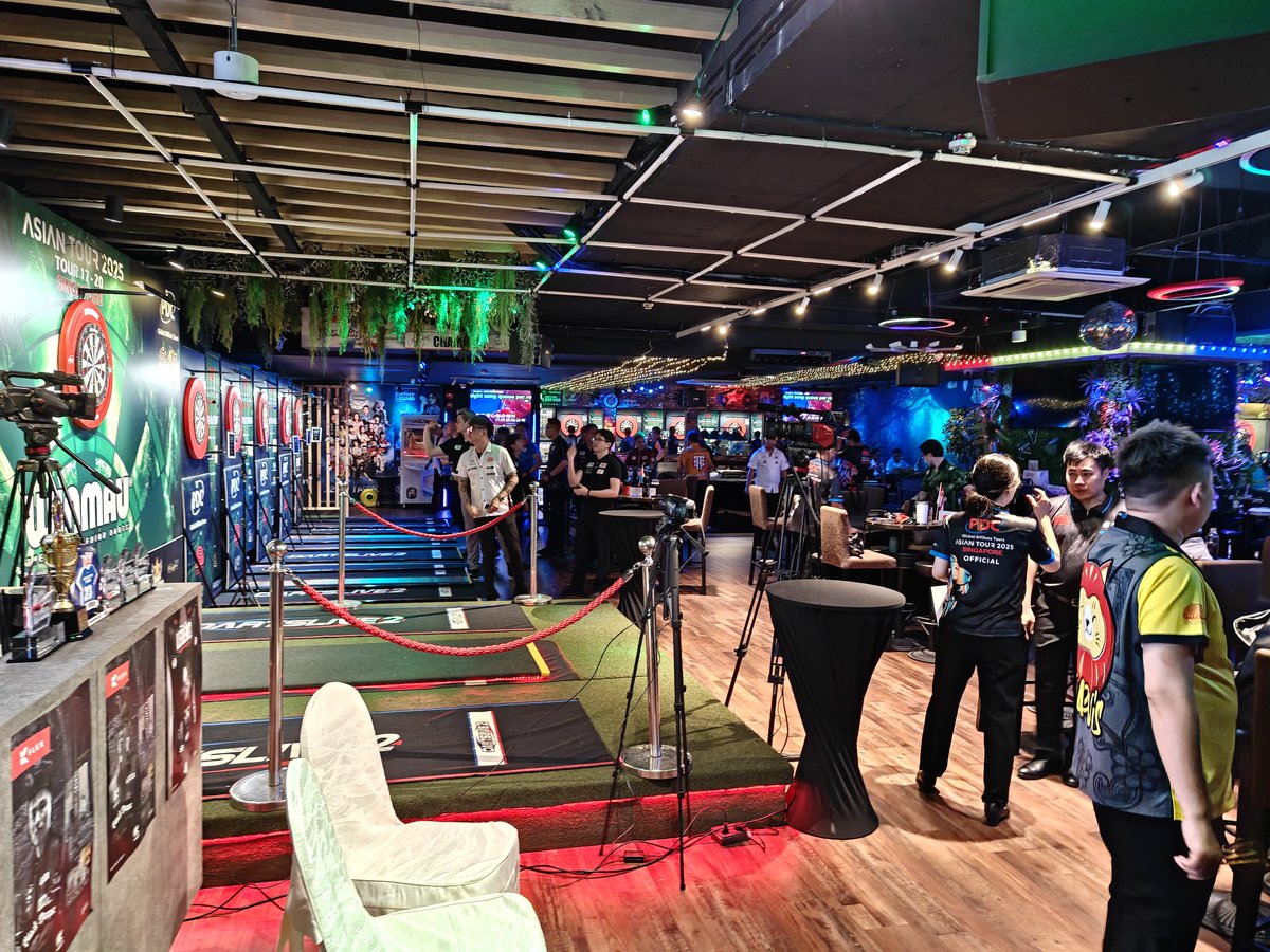 This has to be one of the best venues I have been to for the Asian Tour, here in Singapore. It  is just pure darts in a fabulous setting,,going to be a great weekend, good luck everyone👍