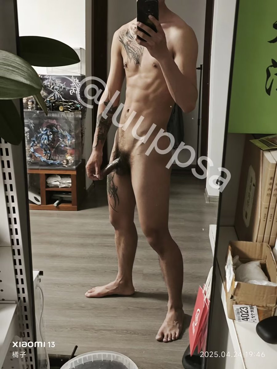 黑皮小狗上线，可约拍，户外野裸