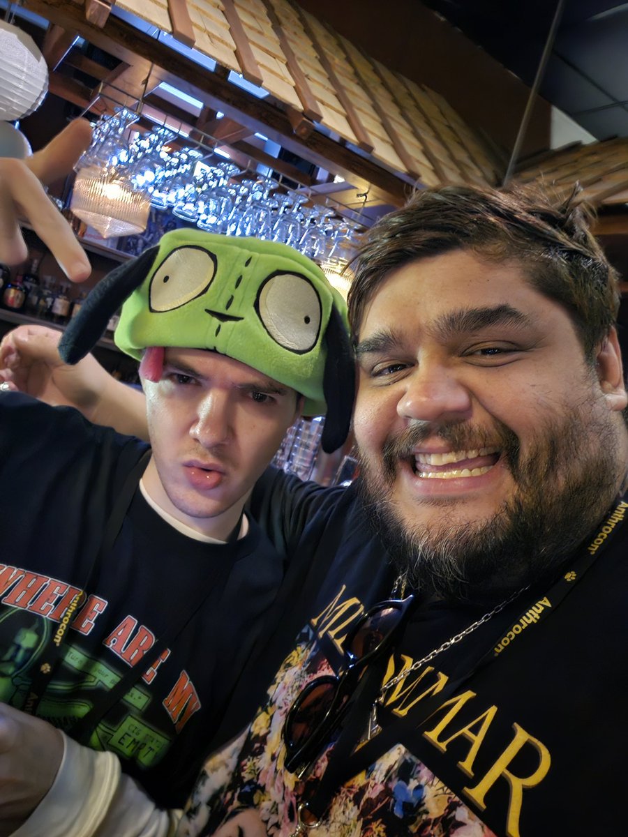 ApertureKeys's tweet image. Hanging with the boyz 2