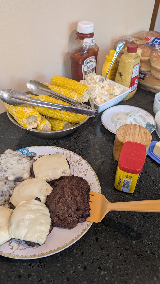 Still the Chef.... Burgers,dogs ribs, chicken corn and potato salad on the side #onceachefalwaysachef #cheflife #foodporn #foodie #gillespiegardens #frankwichfarms  #O&amp;BPuckcast