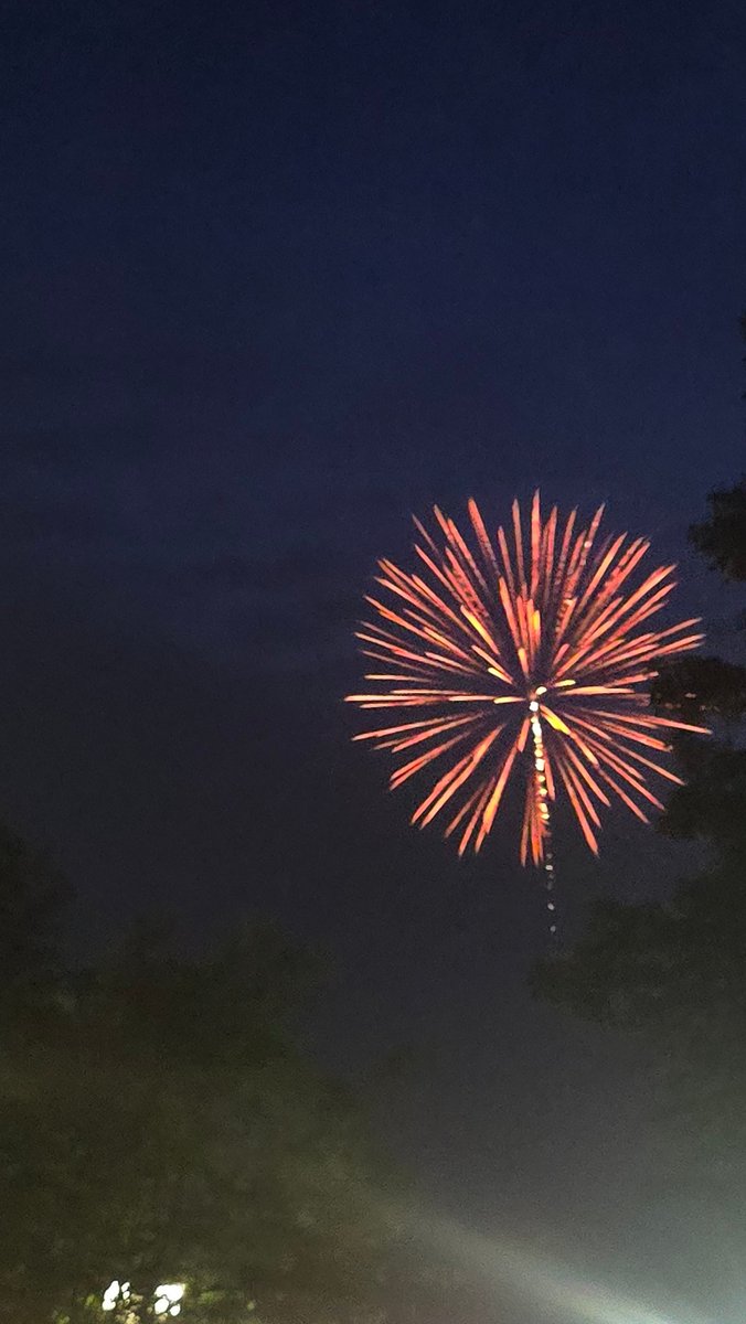 Boomerlink's tweet image. And the rockets red glare...
