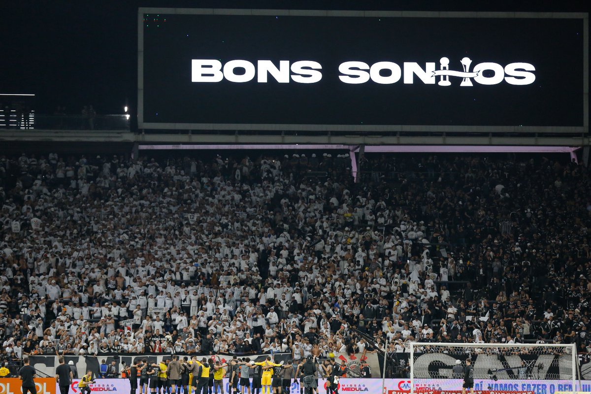 Boa noite e bons sonhos, Fiel! 🏆🏆

A #TradiçãoMundial está na Zona Leste de São Paulo! ⚫⚪

📸 José Manoel Idalgo / Corinthians

#NuncaSerão
#VaiCorinthians