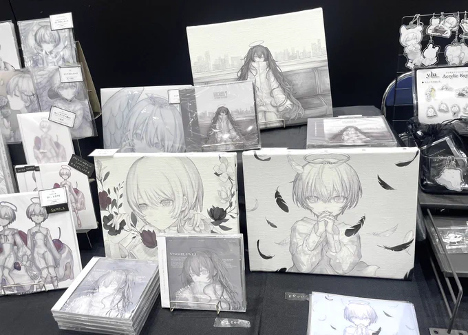 キャンバスは残りこちらの3点になりました( ;  ; )🪽たくさん足を運んでくださっていて嬉しいです… 