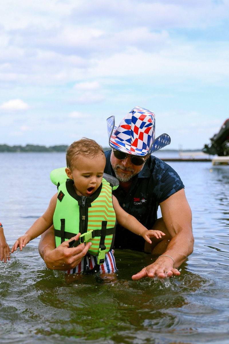 joshduhamel's tweet image. Happy 4th.  God Bless America!

📸: @photosbyjademg