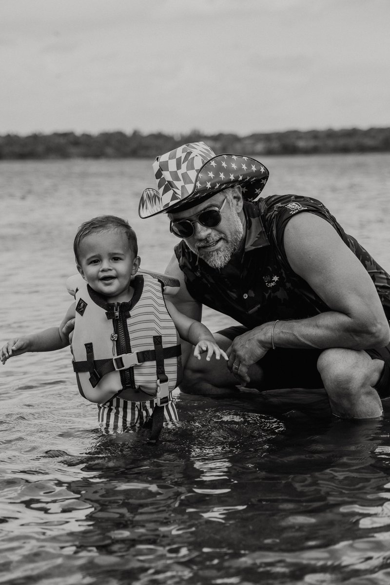 joshduhamel's tweet image. Happy 4th.  God Bless America!

📸: @photosbyjademg