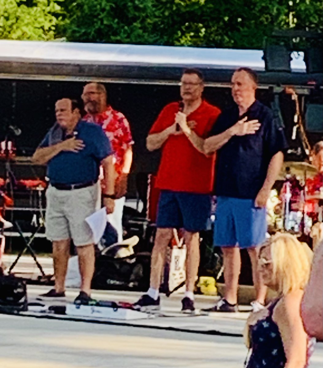 MikeOdioso's tweet image. Thank you Green Township for inviting me Thurs. to co-lead the Pledge and enjoy July 4 celebration (including drone show.) And good times as well tonight meeting Conductor JMR and other performers at Cincinnati Pops awesome Red White & Boom!! 🇺🇸🇺🇸🇺🇸