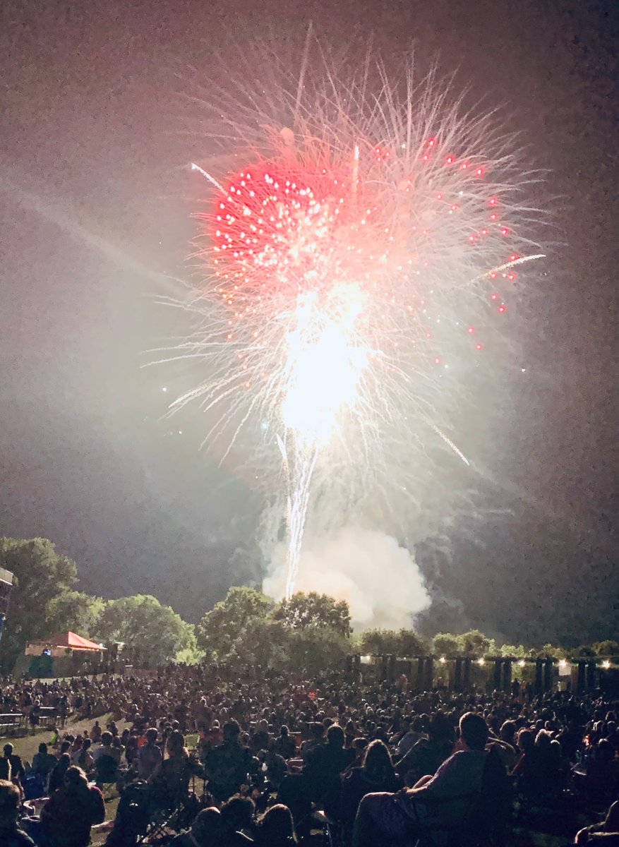 MikeOdioso's tweet image. Thank you Green Township for inviting me Thurs. to co-lead the Pledge and enjoy July 4 celebration (including drone show.) And good times as well tonight meeting Conductor JMR and other performers at Cincinnati Pops awesome Red White & Boom!! 🇺🇸🇺🇸🇺🇸