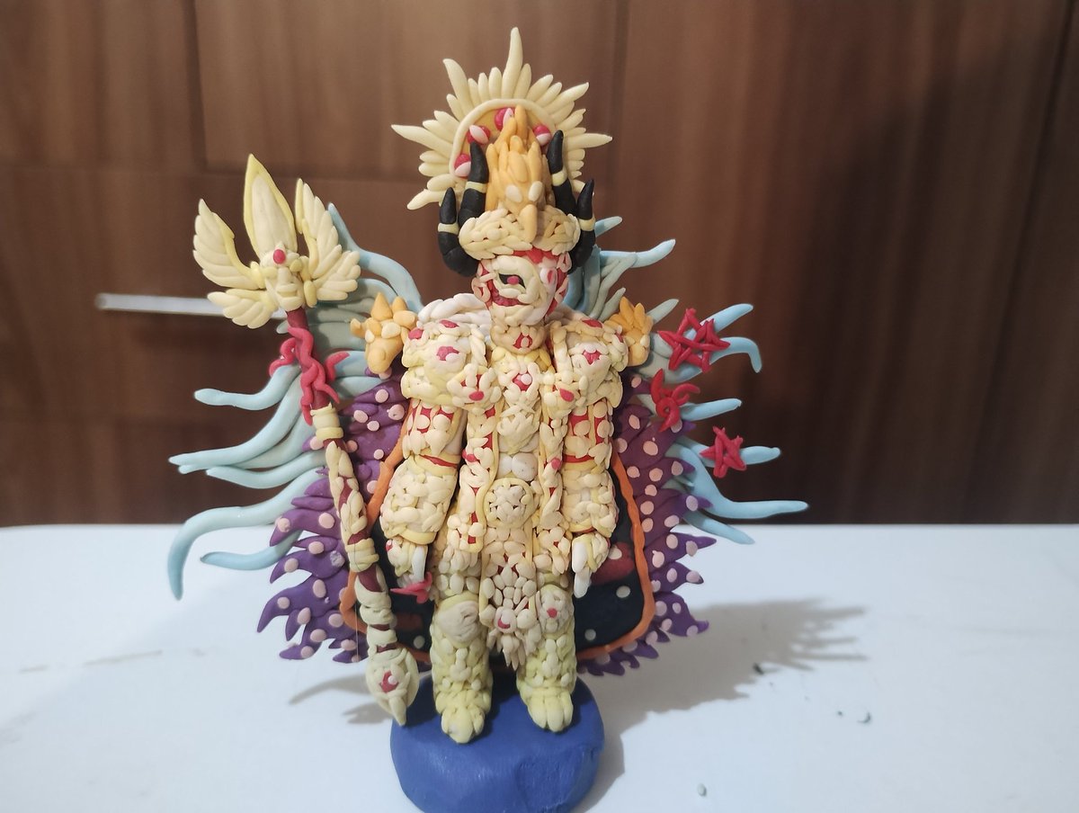 Esta vez presentando a mi Lucifer con armadura👍 el orgullo y vanidad se le nota desde la cabeza a los pies XD #art #Lucifer #AU #miniatura