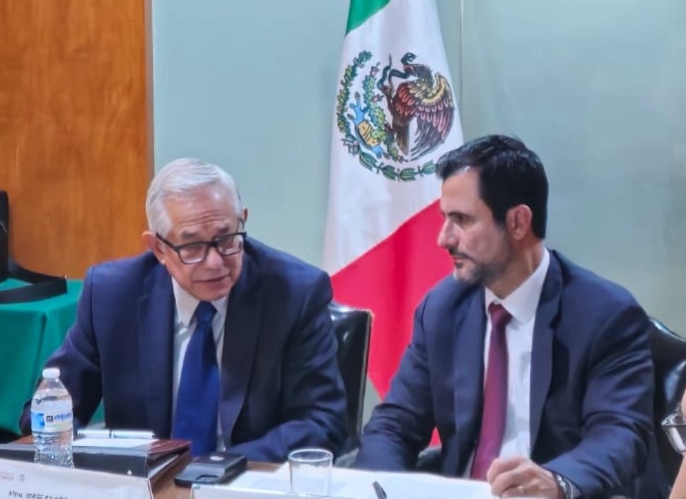 hectortejadasha's tweet photo. Hoy quiero felicitar a mi amigo Jorge Gaviño por su cumpleaños, deseándote una vida llena de salud, felicidad y de éxito. Recibe un fuerte abrazo!! ⭐️🎂🎂⭐️ @jorgegavino https://t.co/byp9nQun6a