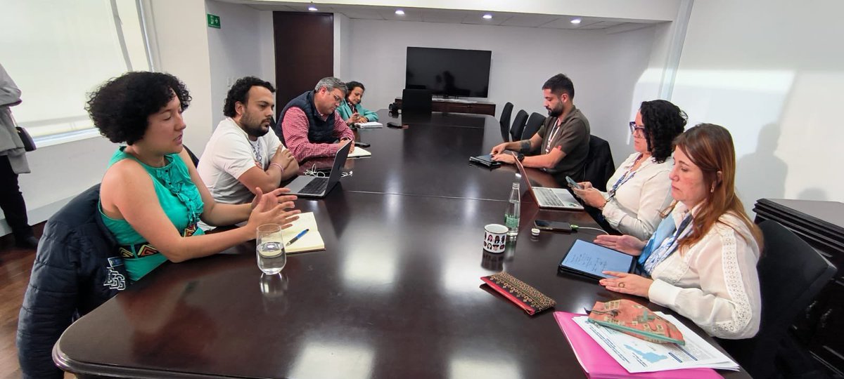 PazUrbanaCo's tweet image. Hoy la defensora del pueblo, @MarnIris, presentó ante la Delegación del Gobierno al delegado de la @DefensoriaCol que acompañará el proceso de #PazUrbana en Medellín y el Valle de Aburrá, velando por los derechos de víctimas y sociedad civil.
La paz urbana avanza. 🕊️🏘️