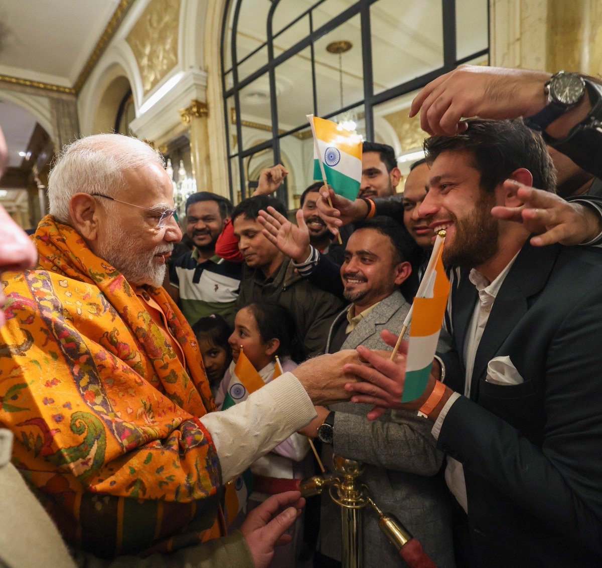Distance is no barrier when it comes to cultural connect! 

Honoured by the gracious welcome from the Indian community in Buenos Aires. It is truly moving to see how, thousands of kilometres away from home, the spirit of India shines brightly through our Indian community.