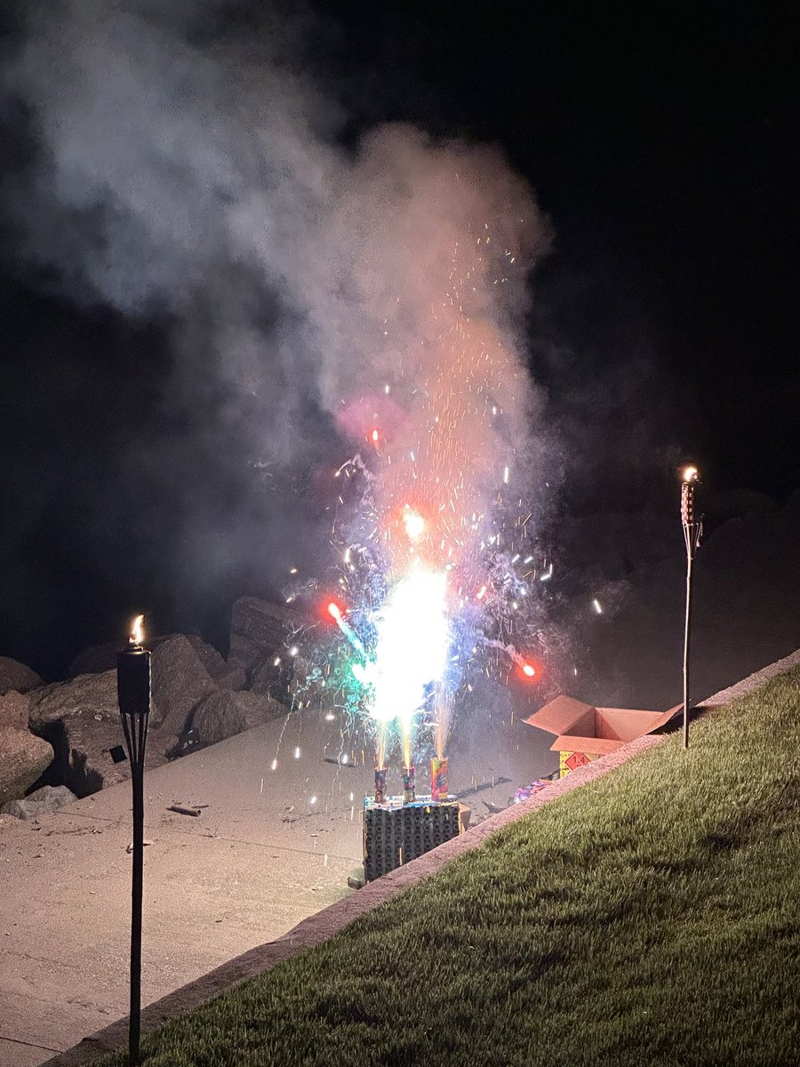 RongFan8's tweet image. Happy 4th of July!!