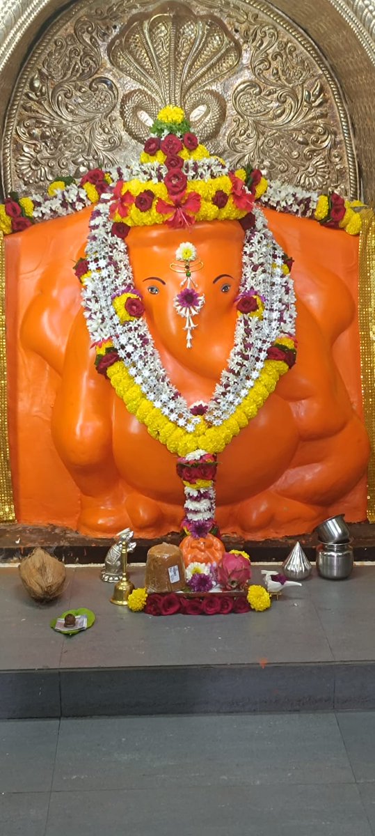 Pune's oldest, benevolent, compassionate  Parvati Nandan Ganeshkhind Lord Ganesha comes on Twitter for its devotees🙏

Blessings from  Ganesha today on 5th July  '25. 

 Aum Gam Ganpataye Namah🙏

 Ganpati Bappa Morya🙏
