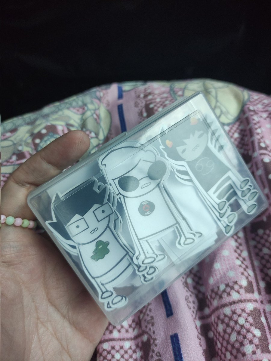 ectoReef's tweet image. Omw to PotA to give some free stickers ✨💪 and just excited to see familiar names and to meet new artists 💙