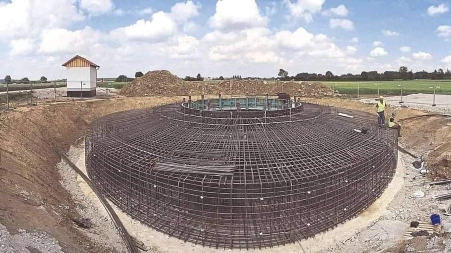 A l'attention de Panier Machin ! La partie invisible de l'eolienne c'est ça !400 tonnes de beton  sous les terres agricoles 👇