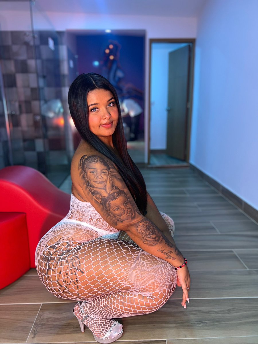 Angieacoss18 tweet media
