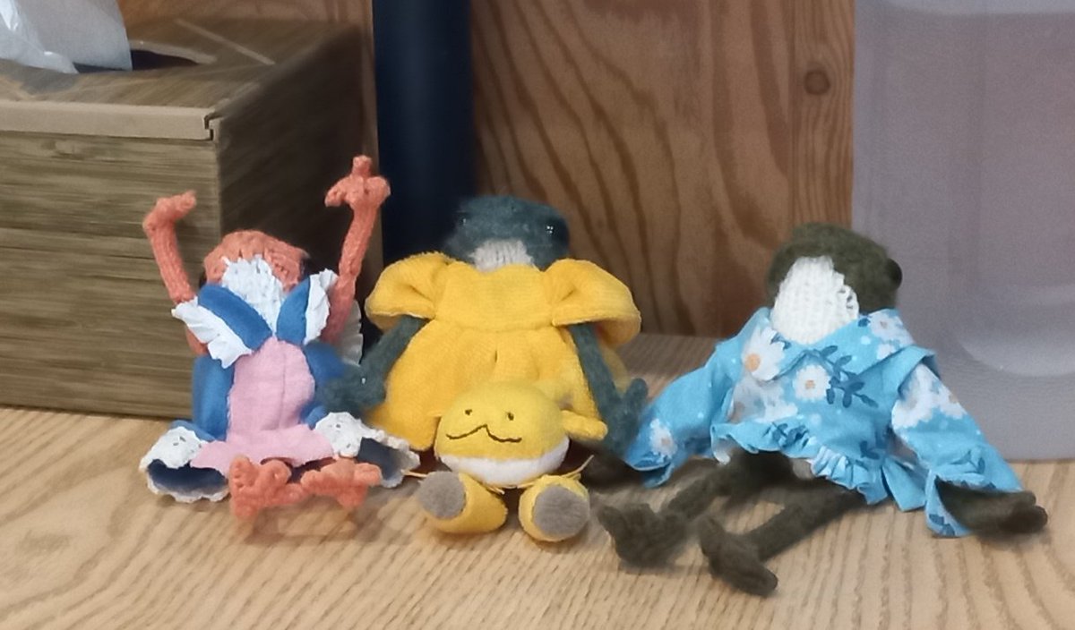 내가 만든 노을이 귀여움... 개구리들이랑 놀러도 다녀옴