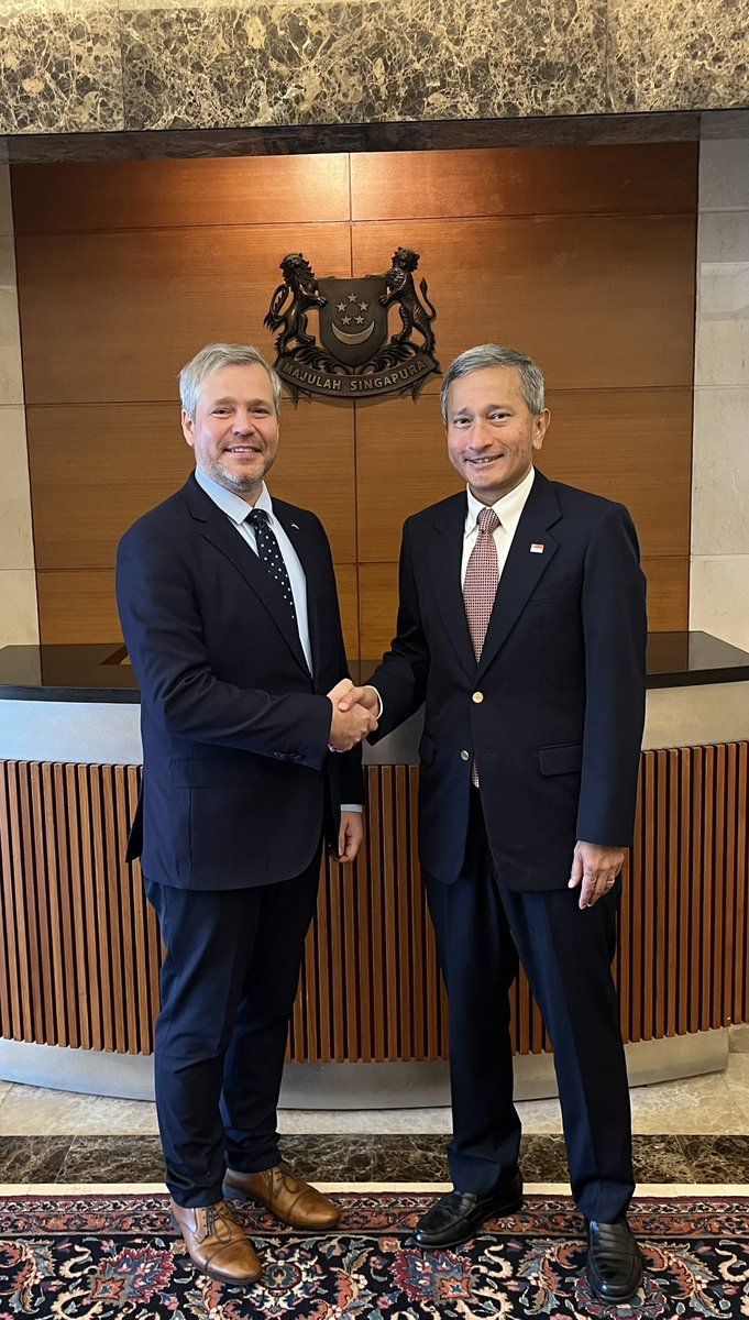 Farewell &amp; deep thanks to FM <a href="/VivianBala/">Vivian Balakrishnan</a> for an outstanding chapter in 🇪🇪🇸🇬 ties.
Two compact, agile nations working on cyber, defence, education, tech &amp; trade rules. Strong support for 🇺🇦, int law &amp; new challenges like underwater infra security.
#EstoniaSingapore #CyberSecurity