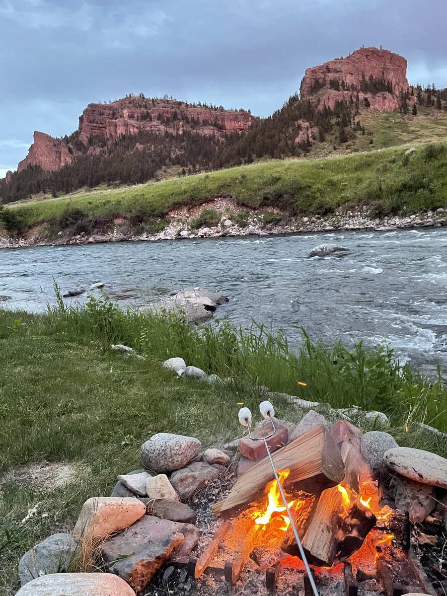 CR9090JK's tweet image. Happy Independence Day to all my American followers. Especially my friends and family. Celebrating in the Montana wilderness.