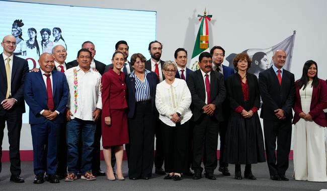 Nuestra Presidenta <a href="/Claudiashein/">Claudia Sheinbaum Pardo</a> informó a través del Secretario de <a href="/SEP_mx/">SEP México</a>  <a href="/mario_delgado/">Mario Delgado</a>, la implementación del Plan Integral de la Zona Oriente del <a href="/Edomex/">Gobierno del Estado de México</a> 

Con una inversión de 3 mil millones de pesos, se abrirán 10 nuevos planteles de bachillerato en los municipios de
