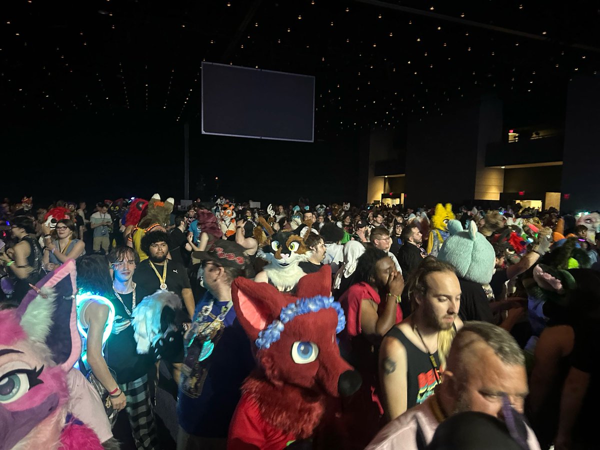 Here now…. The AC dance is fuckin’ LIT