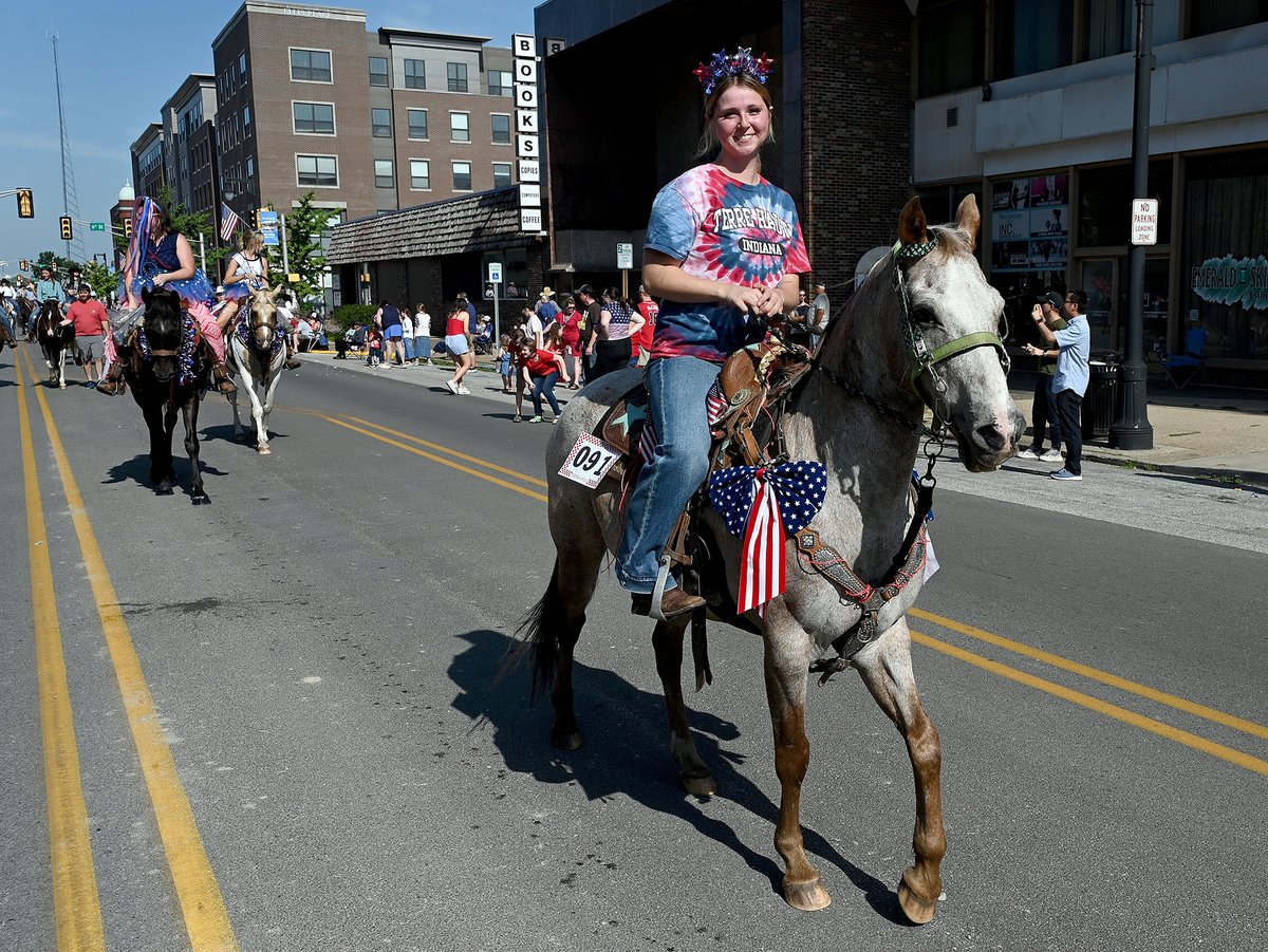 TribStarJoe's tweet image. Scenes from the Frontier Day Parade yesterday on Wabash Avenue.