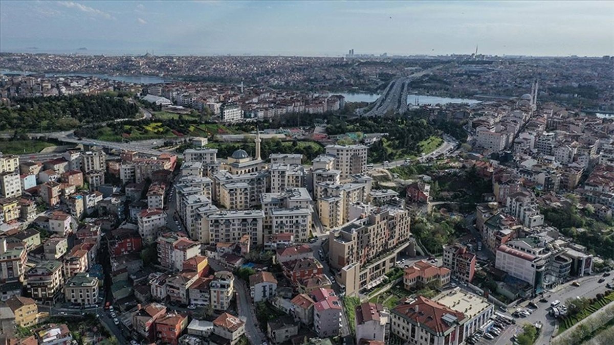 İstanbul’da 2+1 daire için ortalama birim satış fiyatı 47.000TL/m2 oldu!

53,2 bin takipçili İnşaat Doktoru resmi sosyal medya hesabı üzerinden yaptığı paylaşımda İstanbul’da 2+1 daire için ortalama birim satış fiyatının 47.000TL/m2 olduğunu belirtti.