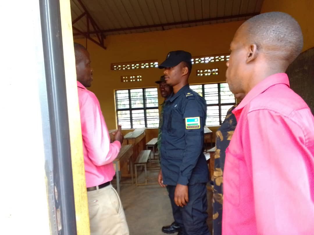 KIRAMURUZI SECTOR OFFICIAL (@kiramuruzio) on Twitter photo Mu murenge wa <a href="/KiramuruziO/">KIRAMURUZI SECTOR OFFICIAL</a>
Mu rwego rwo kwishimira ibyagezweho twizihiza umunsi wo kwibohora ku ncuro ya 31,hatashywe amashuri yubatswe ibyumba 3 ndetse n'ibindi 7 byari bishaje cyane byasanwe.
<a href="/GatsiboDistrict/">Gatsibo District</a>
<a href="/RwandaEast/">πππ¬πππ«π§ ππ«π¨π―π’π§ππ | ππ°ππ§ππ</a>
<a href="/RwandaLocalGov/">Ministry of Local Government | Rwanda</a> Mu murenge wa <a href="/KiramuruziO/">KIRAMURUZI SECTOR OFFICIAL</a>
Mu rwego rwo kwishimira ibyagezweho twizihiza umunsi wo kwibohora ku ncuro ya 31,hatashywe amashuri yubatswe ibyumba 3 ndetse n'ibindi 7 byari bishaje cyane byasanwe.
<a href="/GatsiboDistrict/">Gatsibo District</a>
<a href="/RwandaEast/">πππ¬πππ«π§ ππ«π¨π―π’π§ππ | ππ°ππ§ππ</a>
<a href="/RwandaLocalGov/">Ministry of Local Government | Rwanda</a>