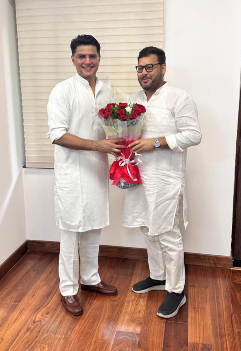 Prashant Bairwa (@pbmla126) on Twitter photo जन्मदिन के अवसर पर आज AICC के महासचिव और राजस्थान के पूर्व उप मुख्यमंत्री श्री सचिन पायलट जी से आशीर्वाद प्राप्त किया।
<a href="/SachinPilot/">Sachin Pilot</a> जन्मदिन के अवसर पर आज AICC के महासचिव और राजस्थान के पूर्व उप मुख्यमंत्री श्री सचिन पायलट जी से आशीर्वाद प्राप्त किया।
<a href="/SachinPilot/">Sachin Pilot</a>
