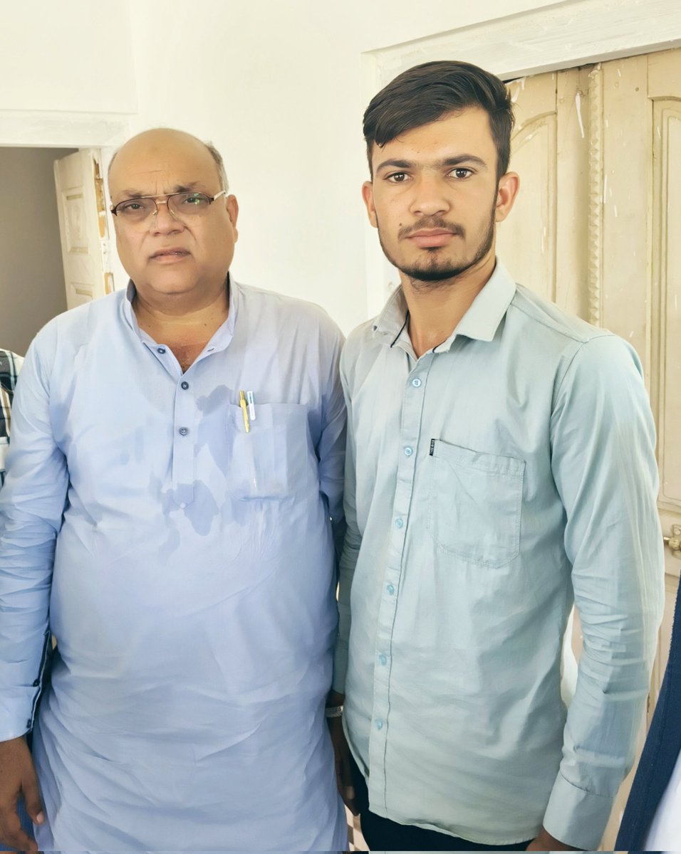 मकराना विधायक एवं नागौर जिला कांग्रेस कमेटी के अध्यक्ष श्री जाकिर हुसैन गैसावत जी को जन्मदिन की हार्दिक शुभकामनाएं। 

ईश्वर आपको उत्तम स्वास्थ्य एवं सुदीर्घ जीवन प्रदान करें।
<a href="/ZakirHussainINC/">Zakir Hussain Gesawat - MLA🇮🇳</a>