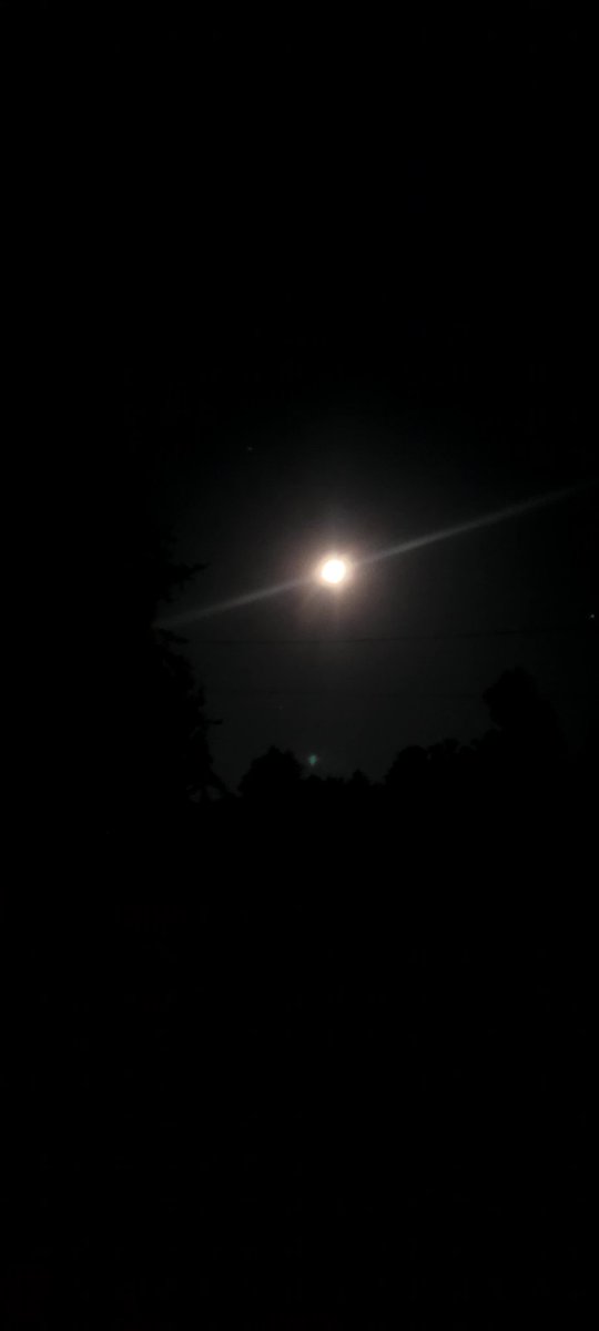 TimberMan1971's tweet photo. July 4th moon 🌙 
South Central Kentucky https://t.co/RDIm0JW1CF