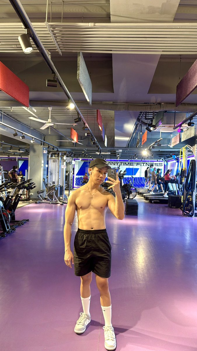 superamdlr's tweet photo. Hubad era cause why not? 💪🏻 https://t.co/YYBnl17iTo
