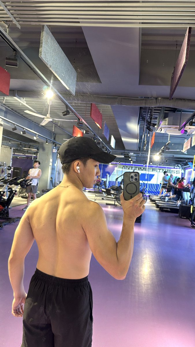 superamdlr's tweet photo. Hubad era cause why not? 💪🏻 https://t.co/YYBnl17iTo