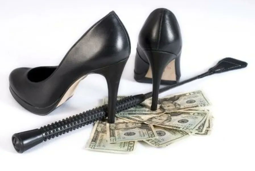 There is never a bad time to grant a wish(list) item.  throne.com/valentinevonbe…