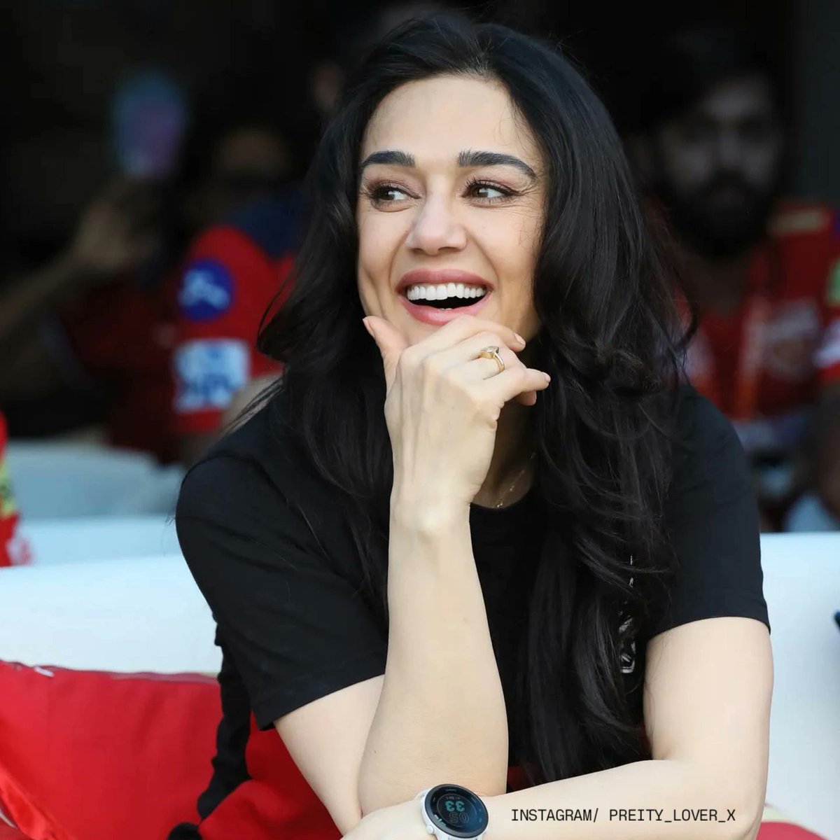 preity_lover_X's tweet photo. @realpreityzinta Ma'am's timeless beauty and adorable expressions always win hearts. ♥️ She smiles, hearts melt. That’s preity Ma’am magic! 😍❤️ Love You 😘 ♥️😍🌹
#PreityZinta 
#PreityZintaMaam 
#PreityZintaFans 
#PreityZintaLove 
#PreityZintaForever https://t.co/YgvzCdfP4q
