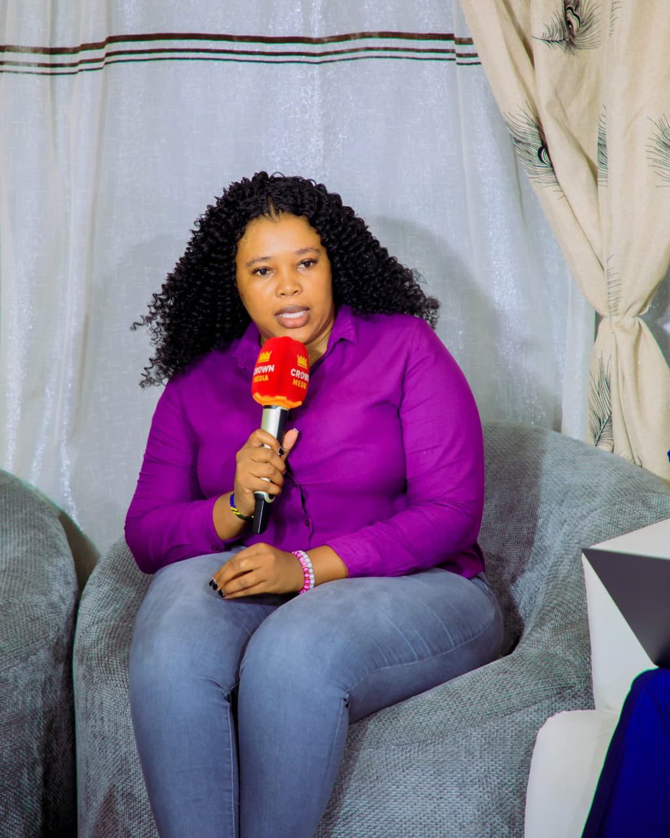 "Nawashangaa Wapinzani wanaopinga Suala la Wananchi kulinda Kura, ningeweza kuwauliza wao walishindaje huko nyuma lakini sitaki chama chetu kuingia kwenye majibizano na wapinzani wenzetu, Sio wakati wake. Ila naelewa Ukubwa wa Chama chetu unawatisha"

<a href="/ayo_shangwe/">shangwe Ayo</a>