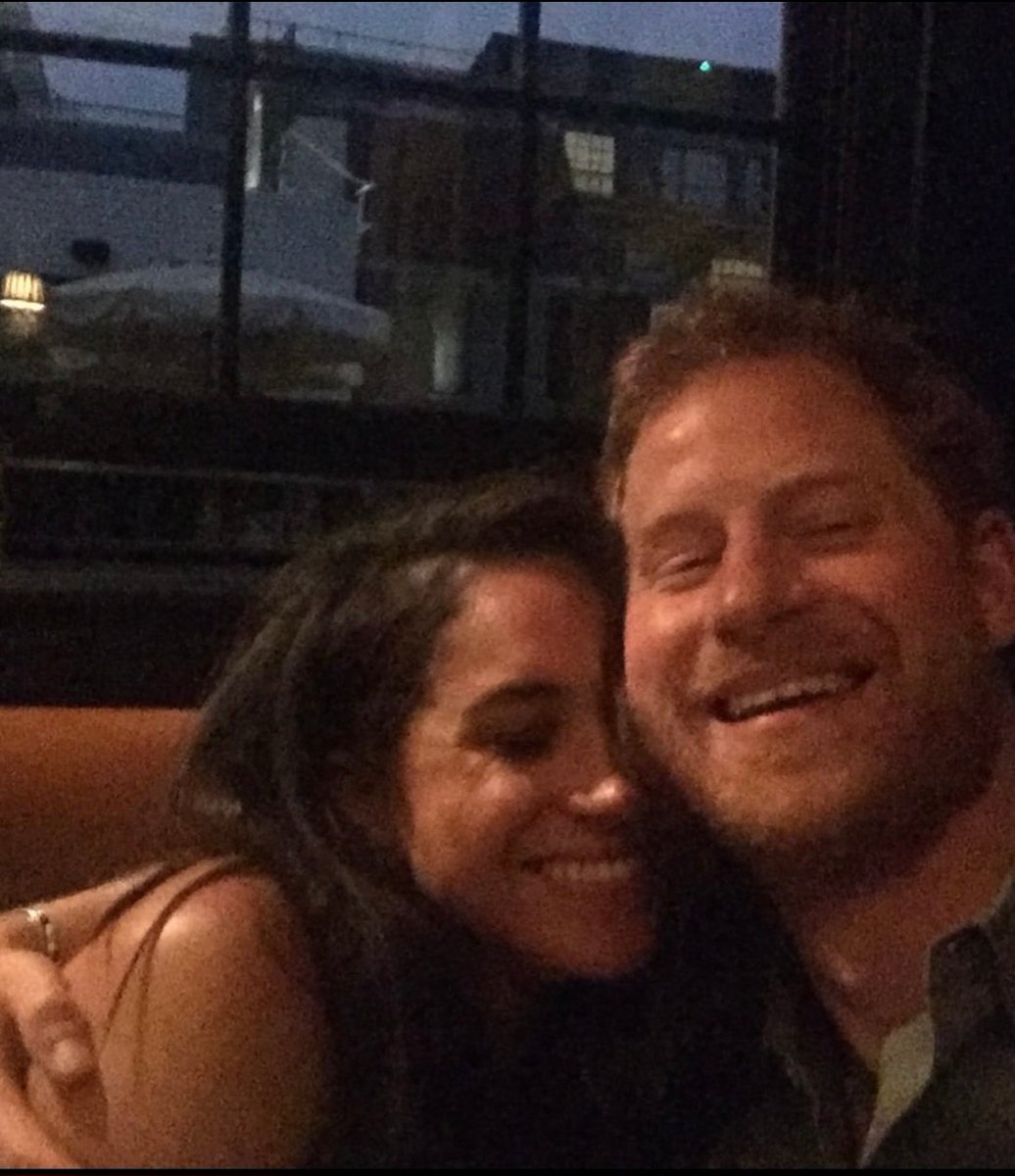 NSome1ne's tweet image. MAMA AND DADDY SUSSEX

Love the picture. #HappyCouple

#PrinceHarry 
#Megham
#MeghanSussex
#4ofjuly