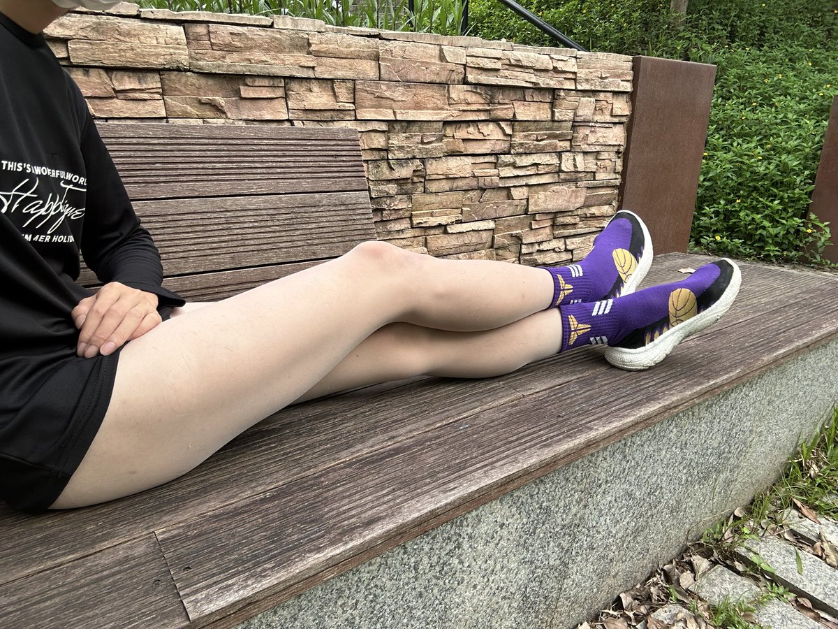 躺平了，再怎么努力环境这样也完全没有用
自己开心最重要