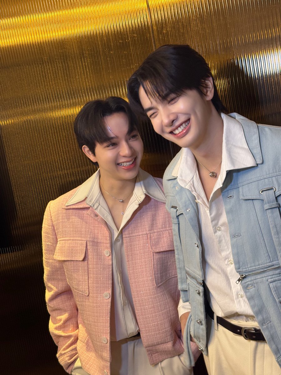 MchoiceTH's tweet image. ‘แม็กกี้บาส’ พร้อมแล้วที่จะไปเจอกับทุกคนในงาน #ADreamVoyageMaxkyBas

เจอกันนะค้าบบบบบ ⭐️👀

 MXBS FANSIGN IN BKK
#ADreamVoyageMaxkyBas_BKK
#maxky_rp 
#MaxkyBas
#MchoiceArtist