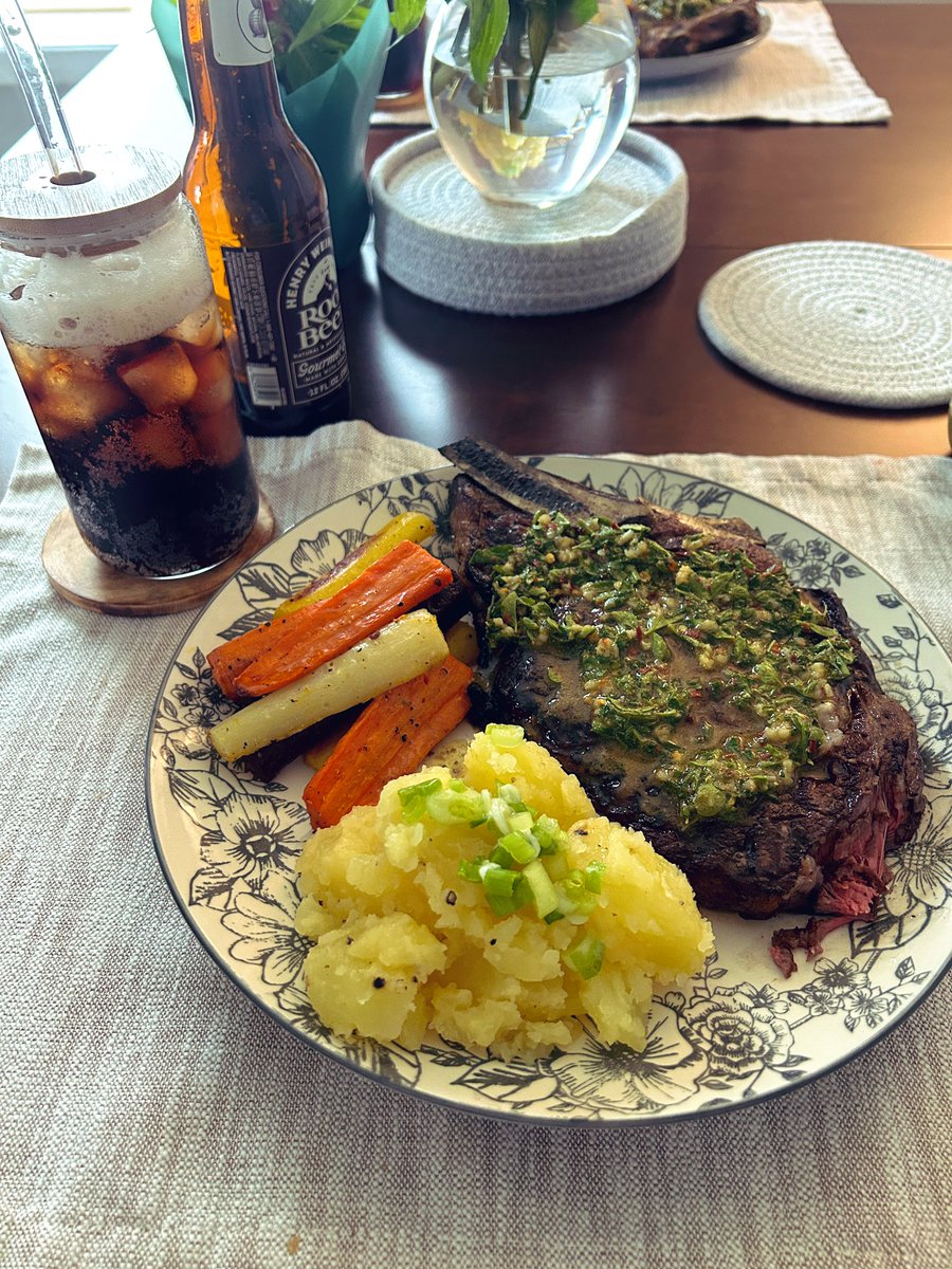 iwasengineered's tweet photo. @GordonRamsay Steak 🥩 cooked in my fire pit with Argentinian chimichurri sauce. It was a 10/10 https://t.co/89z10AJfa3