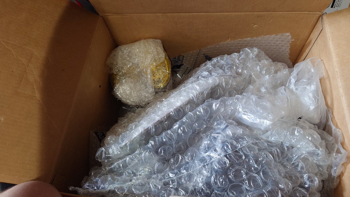 誰かGE8後期純正テールとイエローフォグいりませんか