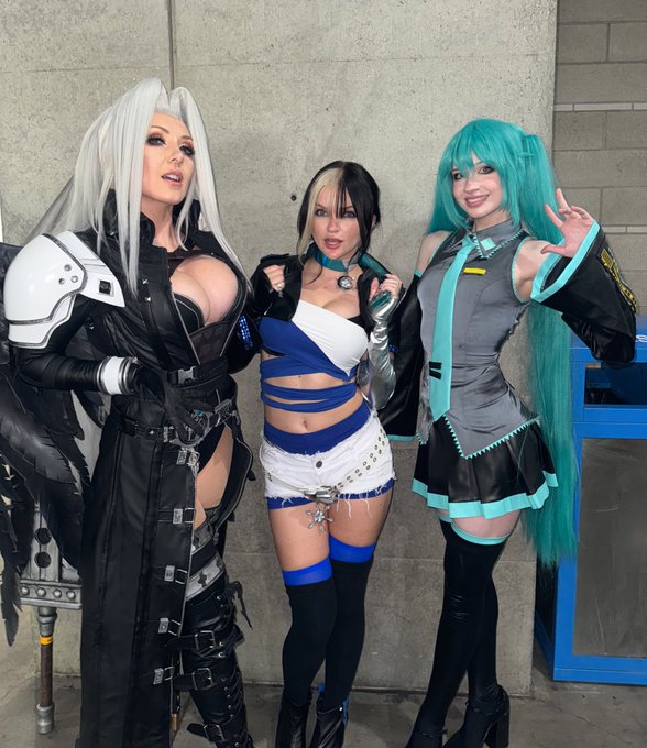 Average PlayStation magazine demo disk from 2002 https://t.co/zas3b0aZtG