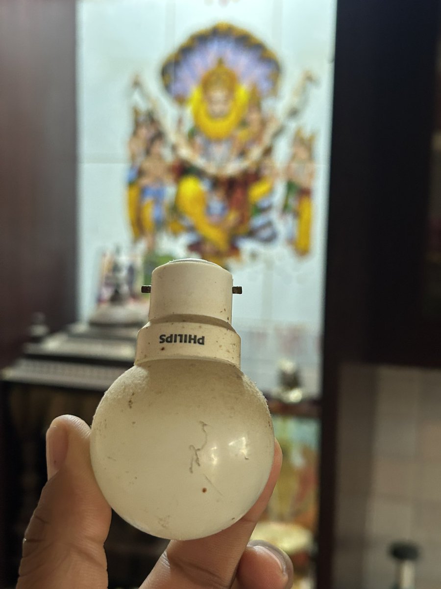 Rangaraodesai's tweet photo. Can you guess the life for a LED bulb? 1 year, 2 years, 3 years? 

Can you beleive����💡was lighting us for ~11 years from 18.08.13 - 04.07.25, 24x7! Never switched off (except during power failures)

ನಮ್ಮ ಮನೆಯ ದೇವರಕೋಣೆಯನ್ನು ~11 ವರ್ಷಗಳ ಕಾಲ ಬೆಳಗಿಸಿದ ಜಿರೋ ಬಲ್ಬ್!

@Philips 👍 https://t.co/gCp5rvDIKE