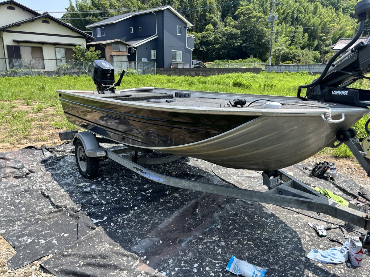 本日のボート塗装

仕事が忙しくない時に限りますが破格で塗りますので、興味ある方はぜひ😉