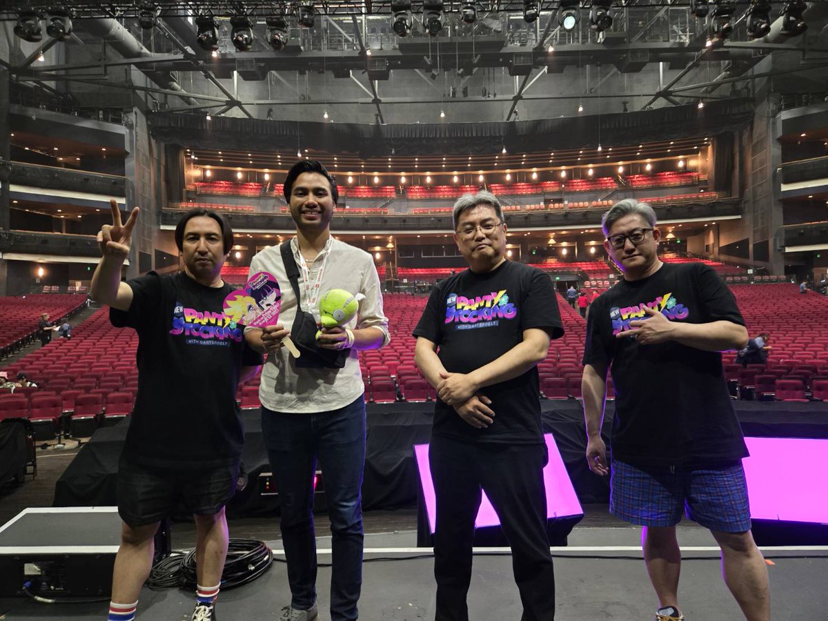 GiggukAZ's tweet image. Got to see the RETURN of Panty and Stocking at Anime Expo and it is was as unhinged, crass and BATSHIT insane as I remember it.
Yes they let me swear in a sponsored post.
Also, truly honored to get to meet the GOATS of Trigger back stage.
The Bitches are truly back.
#ad…