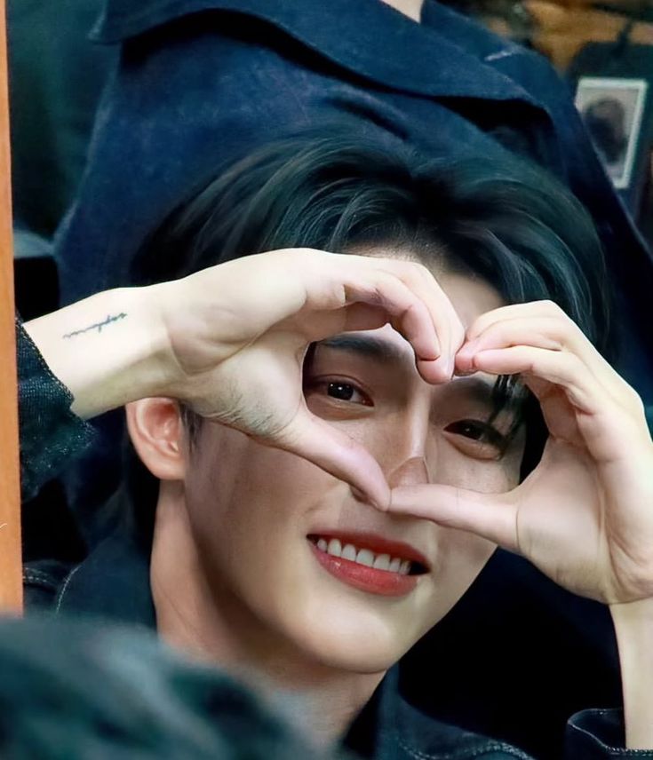 RMJMPark's tweet photo. Par de boomie corazones para que quedes doblemente enamorada... es tan adorable ✨

CETUS TO SEA
#BXXM1STFMQINGDAOpar https://t.co/zxzmC4sqTq