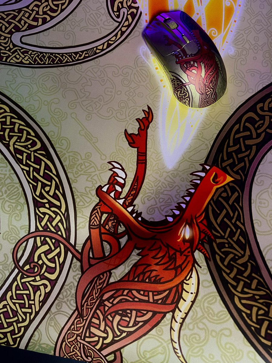 v1NCHENSO7's tweet image. Tenía ganas de empezar a hacer Counter de nuevo para poder abrir el pedazo de regalo que me hizo la increíble @TokioAWP
No tiene sentido lo increíble que se ve en persona, y lo que representa esta skin para toda la gente que empezó a jugar desde el inicio de csgo
Te dan los…