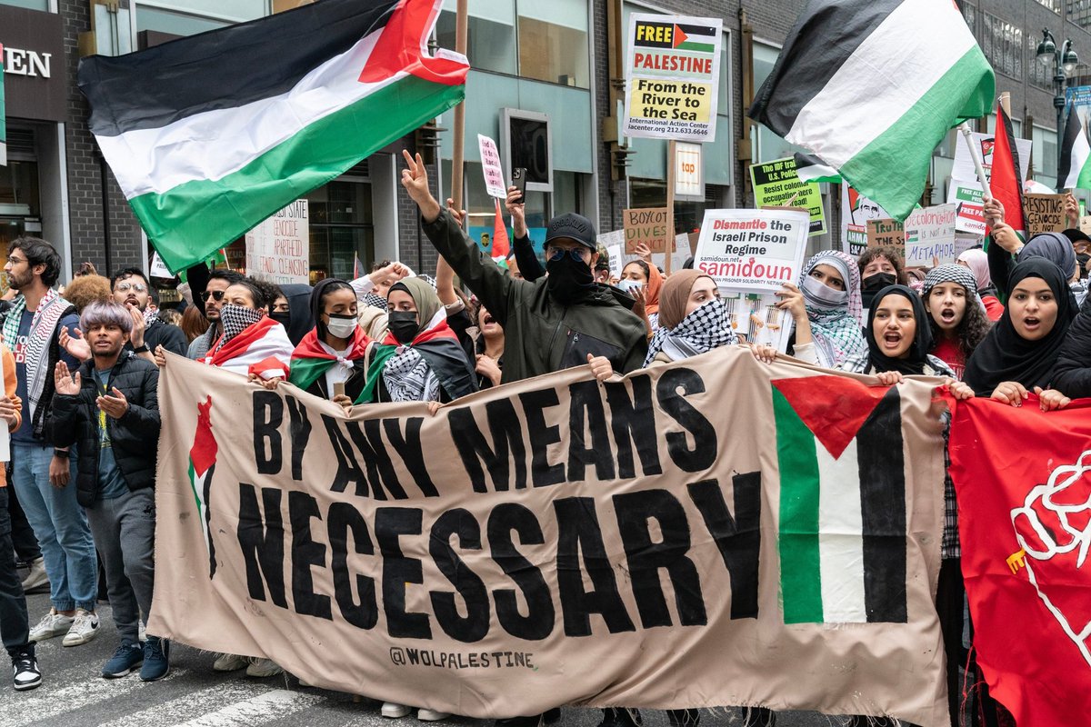 Jim Chimirie 🇬🇧🇮🇱 (@jchimirie66677) on Twitter photo <a href="/Holly_Da/">David Hollyoake 🎗️</a> <a href="/Holly_Da/">David Hollyoake 🎗️</a> This is what happens when weakness and appeasement take hold. It starts with slogans and marches - it ends with mobs storming restaurants, smashing up streets, and Jewish families living in fear.
Melbourne isn't alone - this pattern is spreading across every Western <a href="/Holly_Da/">David Hollyoake 🎗️</a> <a href="/Holly_Da/">David Hollyoake 🎗️</a> This is what happens when weakness and appeasement take hold. It starts with slogans and marches - it ends with mobs storming restaurants, smashing up streets, and Jewish families living in fear.
Melbourne isn't alone - this pattern is spreading across every Western