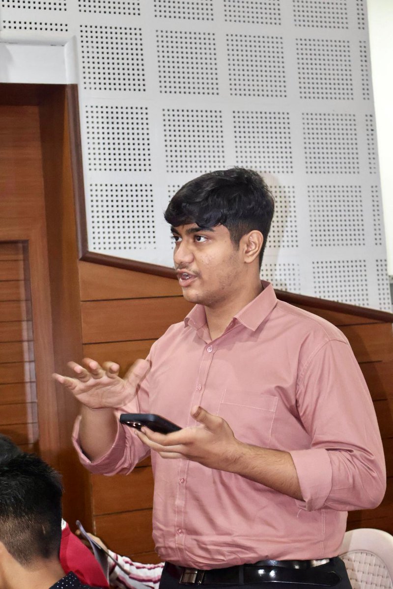 CBALC_Official's tweet photo. Day 4 of Orientation | Learning Beyond the Books 

From understanding the Evolution of Business with Mr. Rohit Vanishri, where students explored how bartering gave way to digital revolutions, with Miss Sushmita Bakale, who reminded us that confidence and presence go hand in hand https://t.co/xVcEz5fqMT