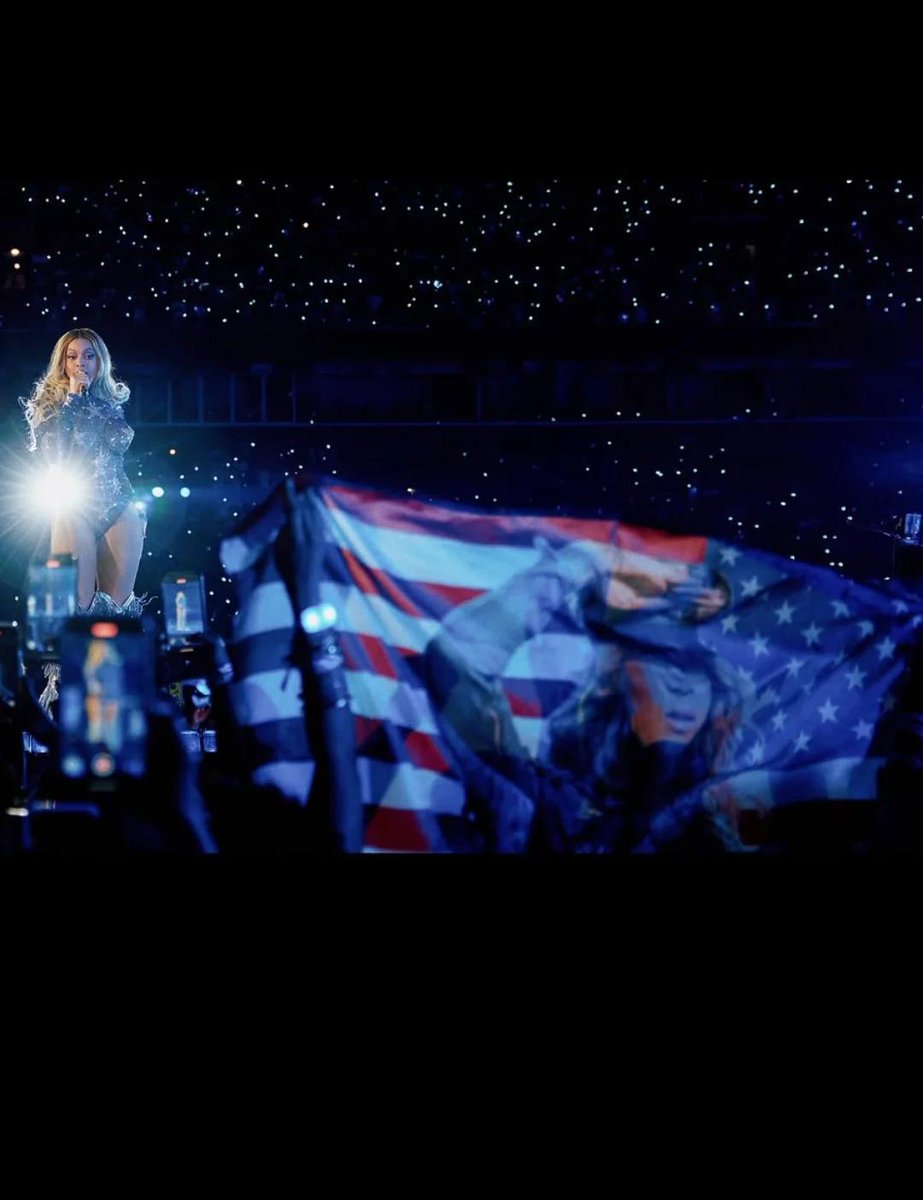 iLissaNJ's tweet photo. Beyonce looks stunning  in Washington DC 4th of July  😍🔥🔥🔥🔥🔥 Night 1 
7.4 2025 #CowboyCarter #DCGetReady #FourthOfBey #BeyHiveDC #StarsStripesAndBey #SouthernRoyalty #QueenInTheCapital #FreedomLooksGoodOnHer #YeehawDC #BeyoncéTakesDC https://t.co/Fg9VjPmGZq